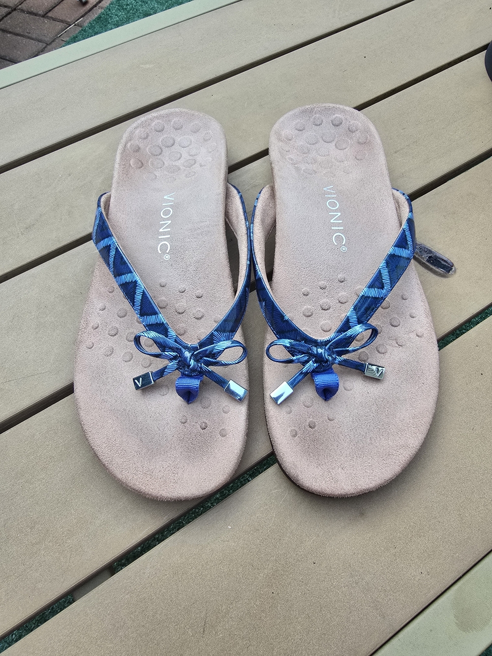 Vionic Bella II Sandals Womens Size 8 Blue Chevron Thong Bow Orthotic Flip Flop